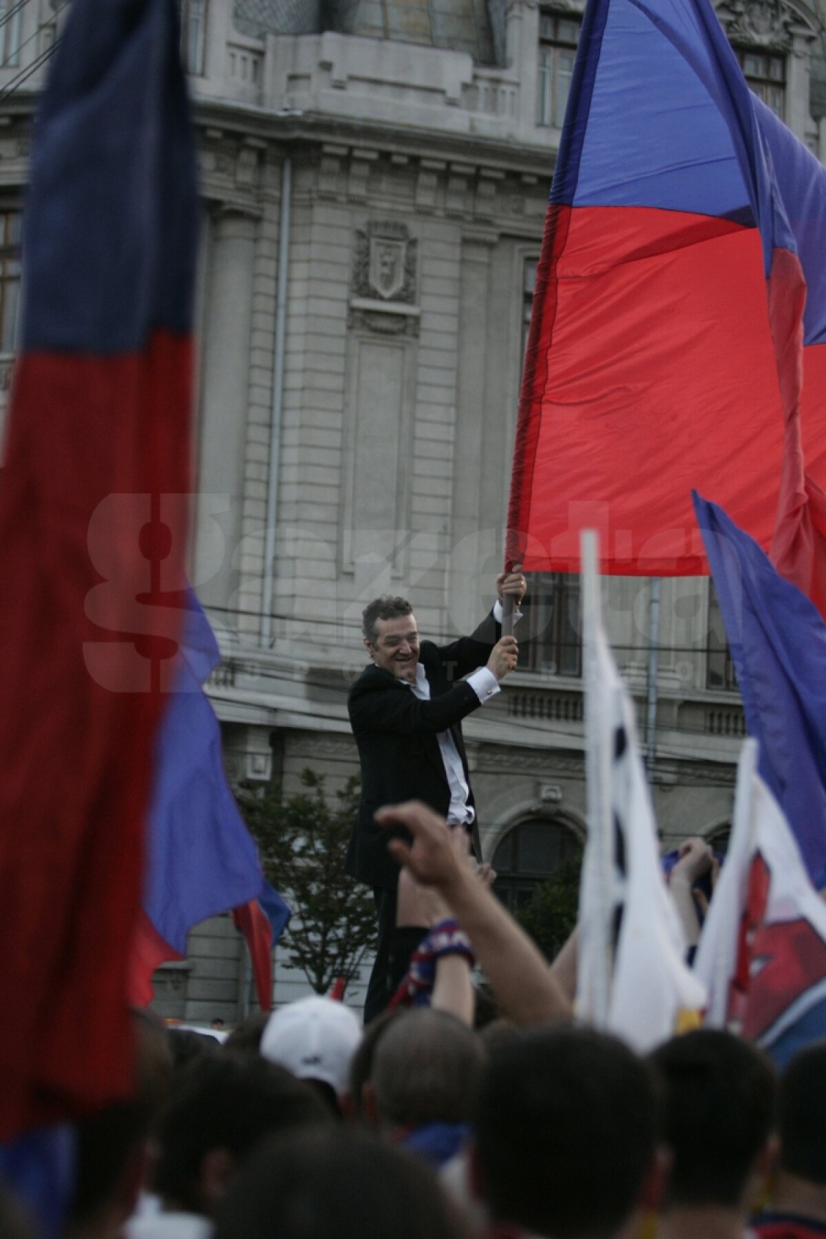 STEAUA » Mai jos nu se poate » Imagine făcută ţăndări, istorie tîrîtă prin scandaluri! Episodul 1