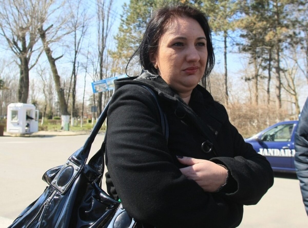 GALERIE FOTO Sora lui Mutu a organizat o acţiune umanitară pentru 40 de copii de la Casa Speranţei