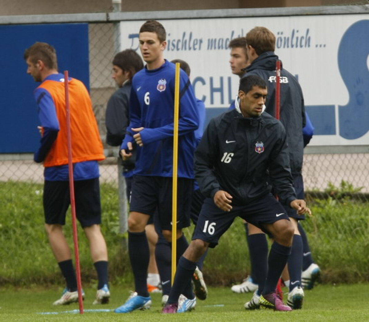 Tătăruşanu, Gardoş, Tănase şi Latovlevici s-au alăturat lotului Stelei din Austria