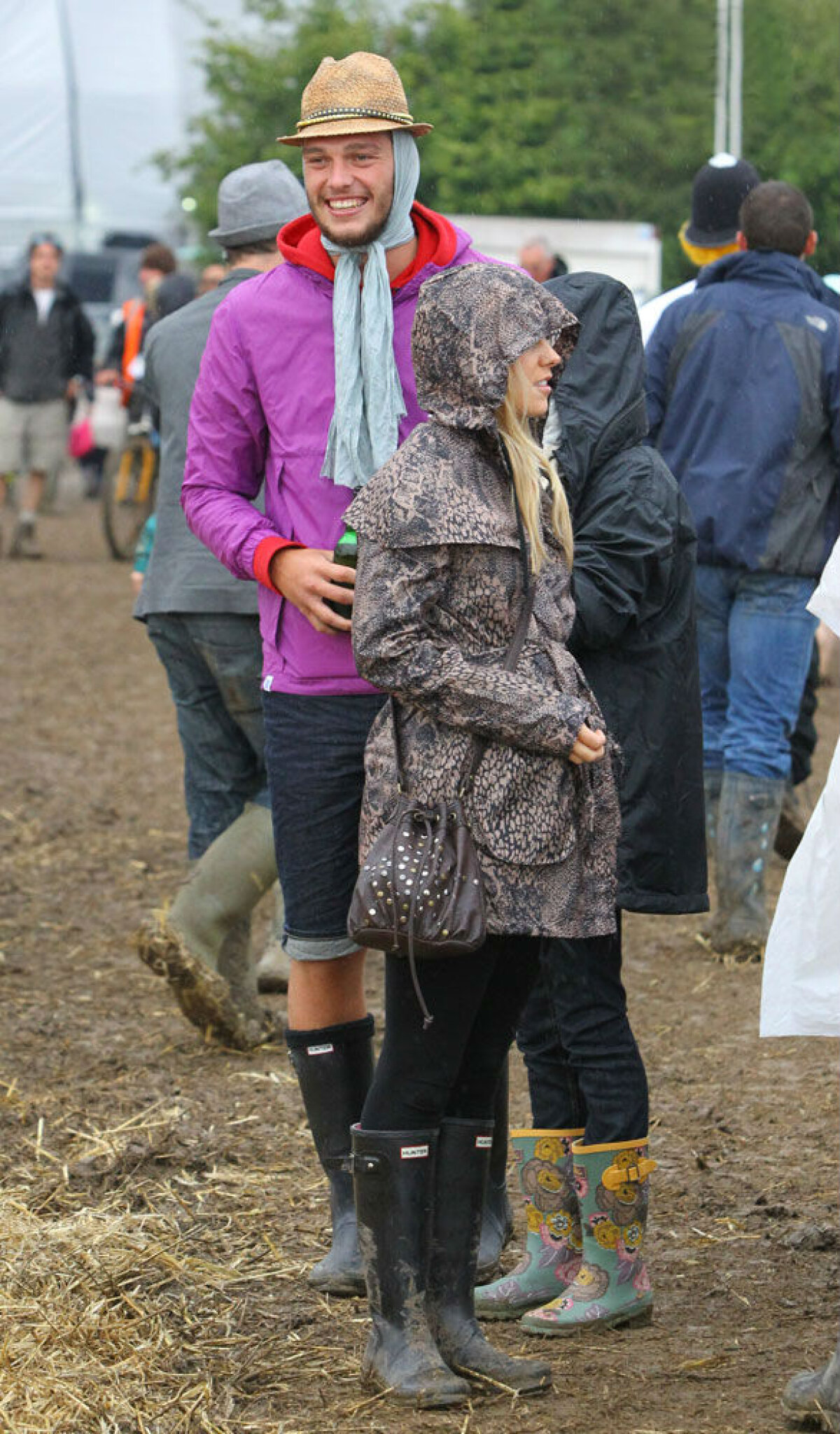 FOTO » Rivalii Carroll şi Rooney, undercover la festivalul de la Glastonbury