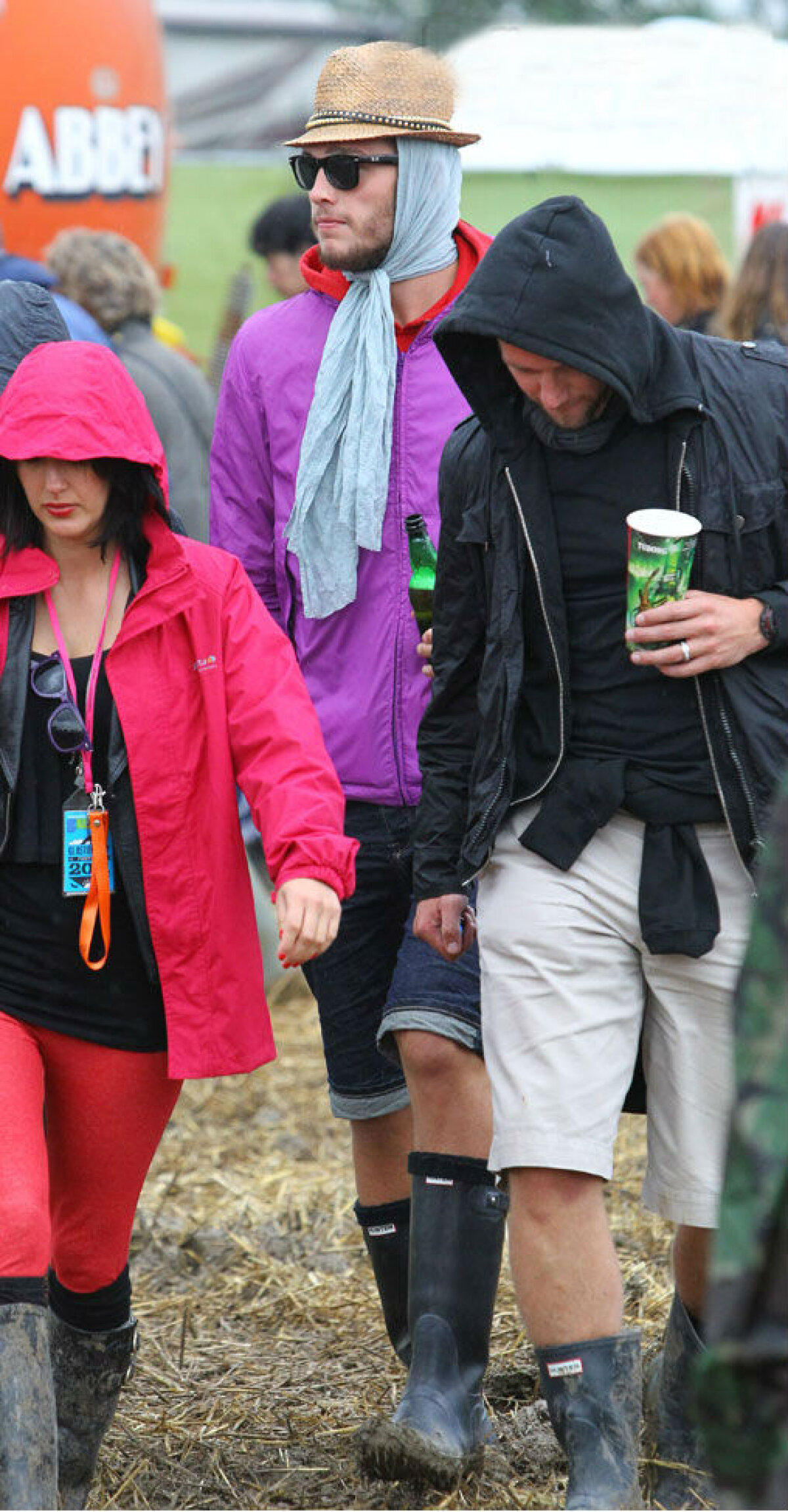 FOTO » Rivalii Carroll şi Rooney, undercover la festivalul de la Glastonbury