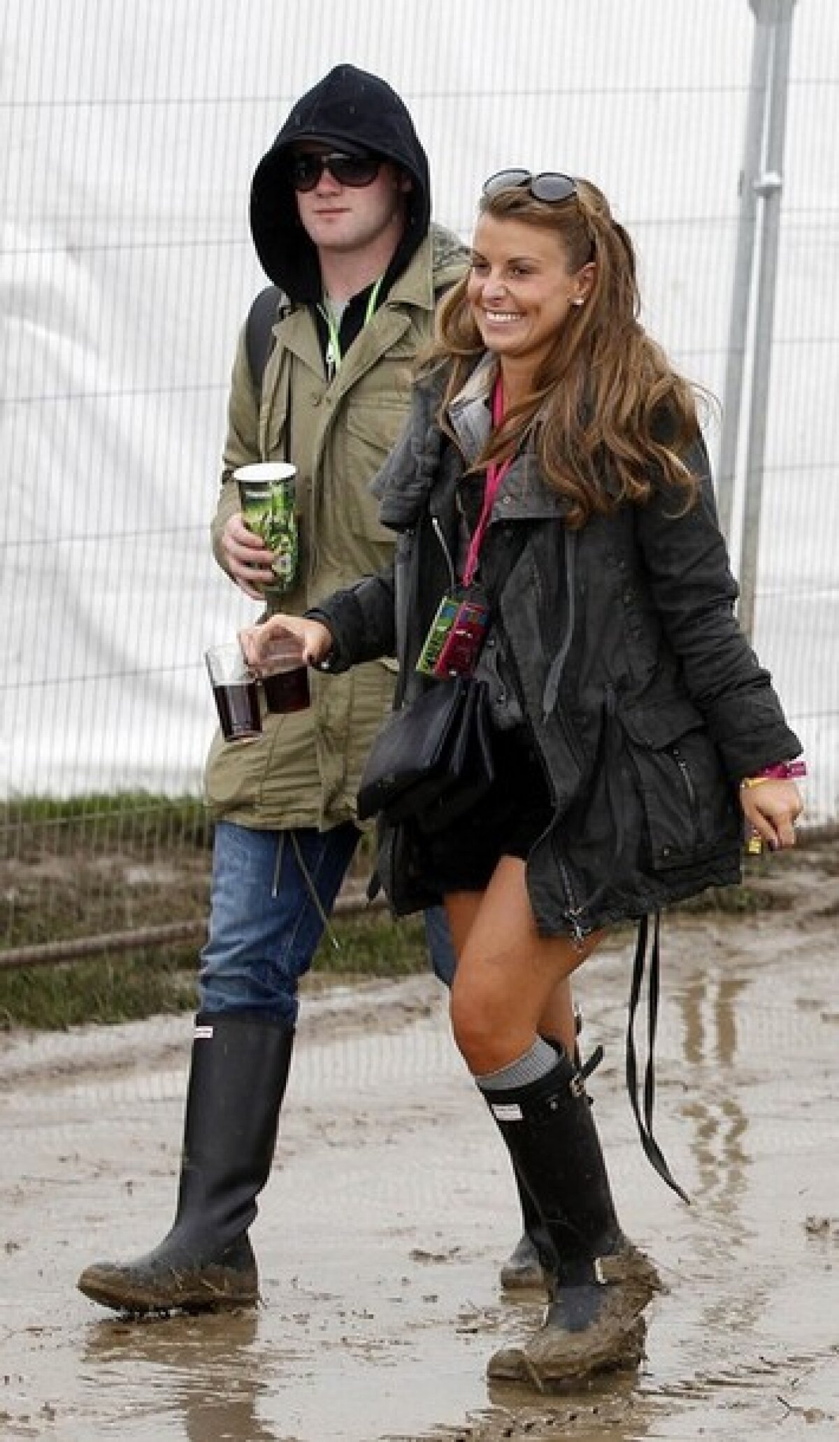 FOTO » Rivalii Carroll şi Rooney, undercover la festivalul de la Glastonbury