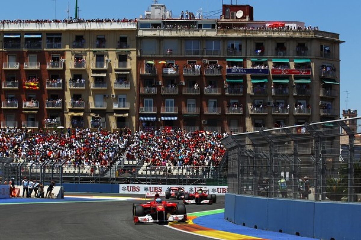 GALERIE FOTO »  Vettel cîştigă cursa de la Valencia!