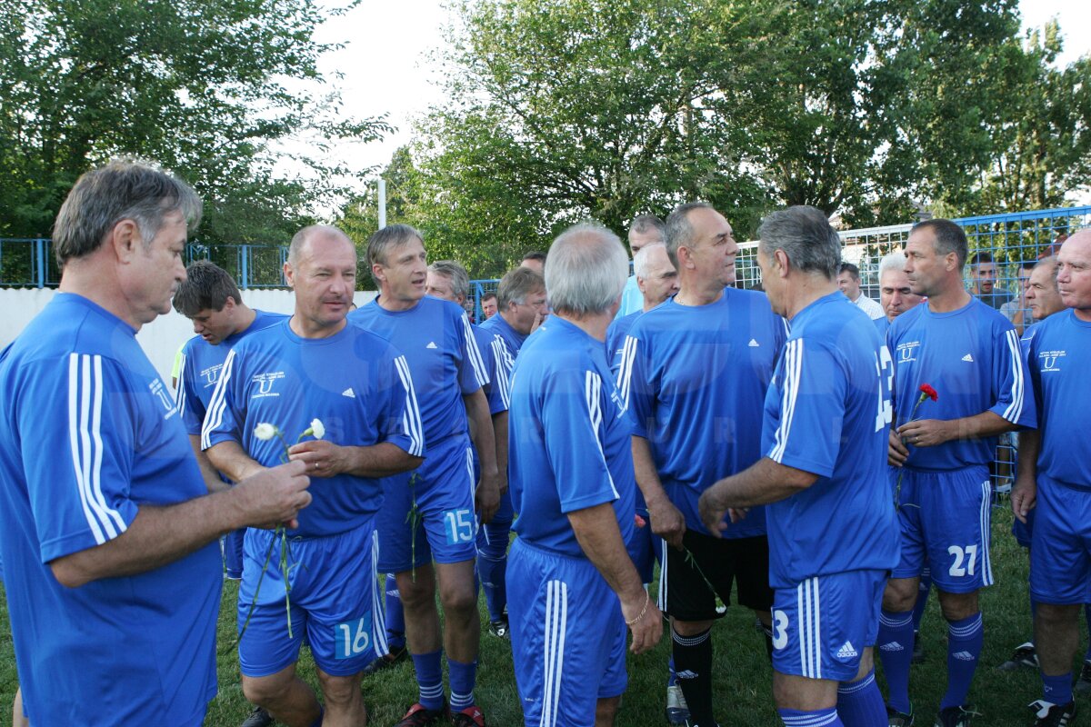 FOTO » Fotbaliştii Craiovei Maxima au jucat un amical la Işalniţa