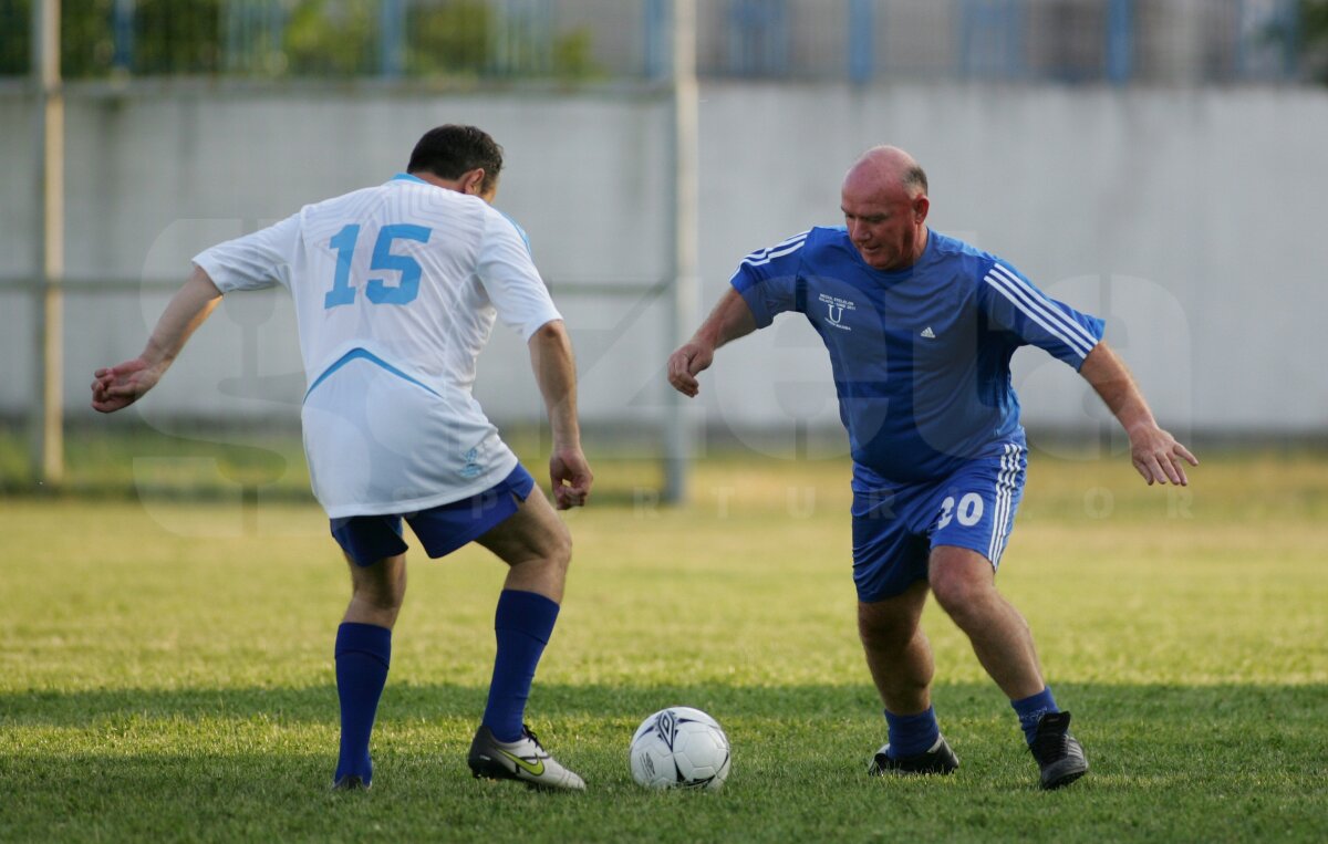 FOTO » Fotbaliştii Craiovei Maxima au jucat un amical la Işalniţa