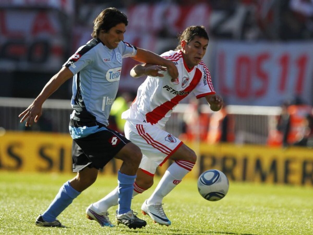 FOTO & VIDEO River Plate a retrogradat după 110 ani. Fanii au oprit meciul cu Belgrano în min. 90