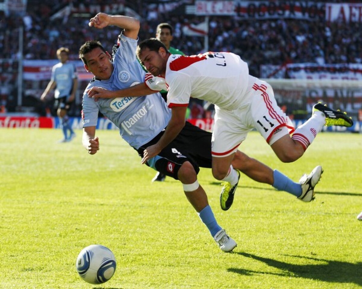 FOTO & VIDEO River Plate a retrogradat după 110 ani. Fanii au oprit meciul cu Belgrano în min. 90