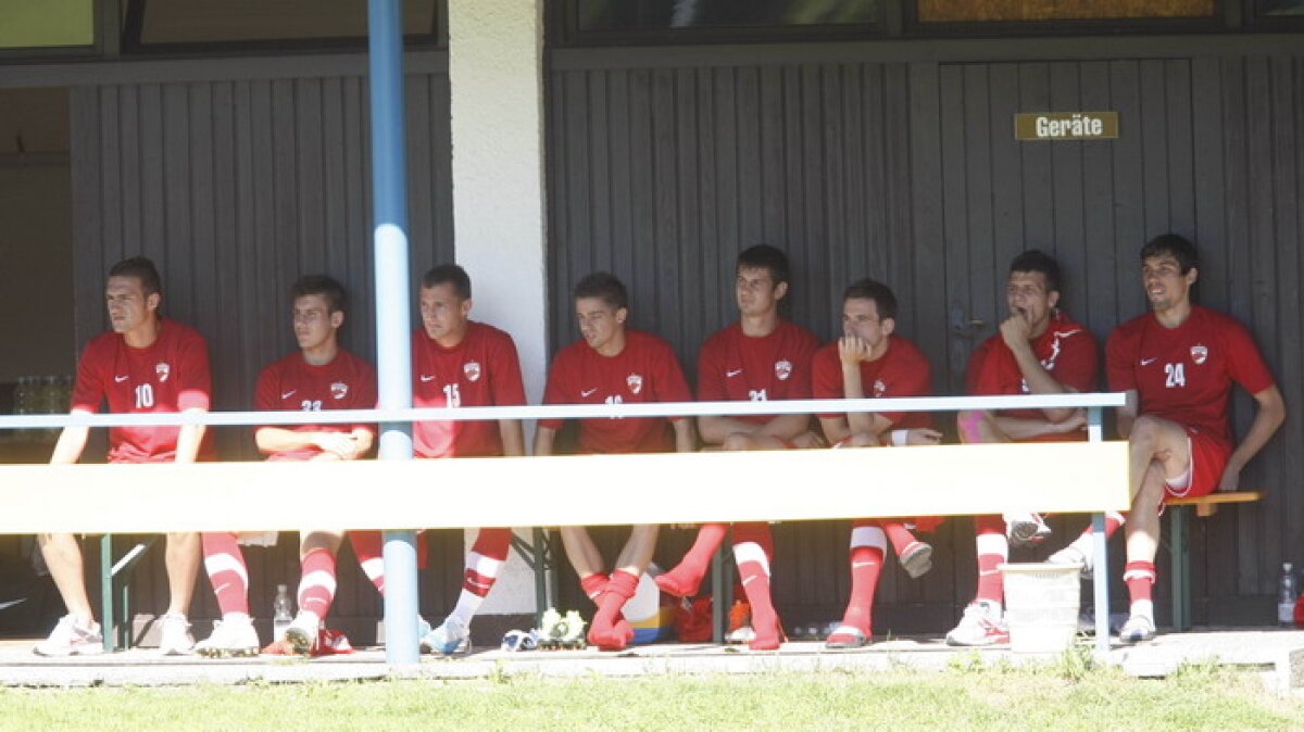 Ciobotariu a debutat cu dreptul pe banca alb-roşiilor. Dinamo - FK Trepca 4-0