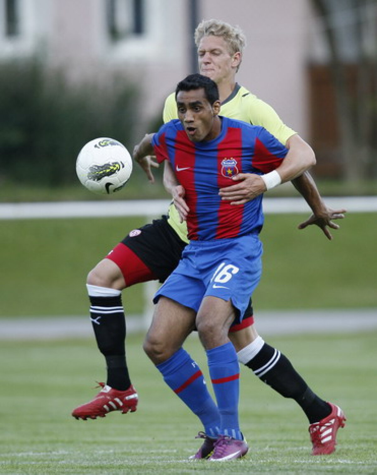 Steaua a încheiat primul stagiu din Austria cu un egal, 1-1 cu Fortuna Dusseldorf