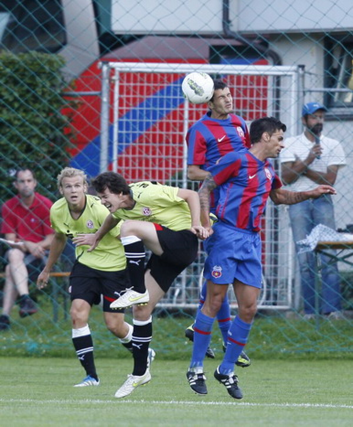 Steaua a încheiat primul stagiu din Austria cu un egal, 1-1 cu Fortuna Dusseldorf