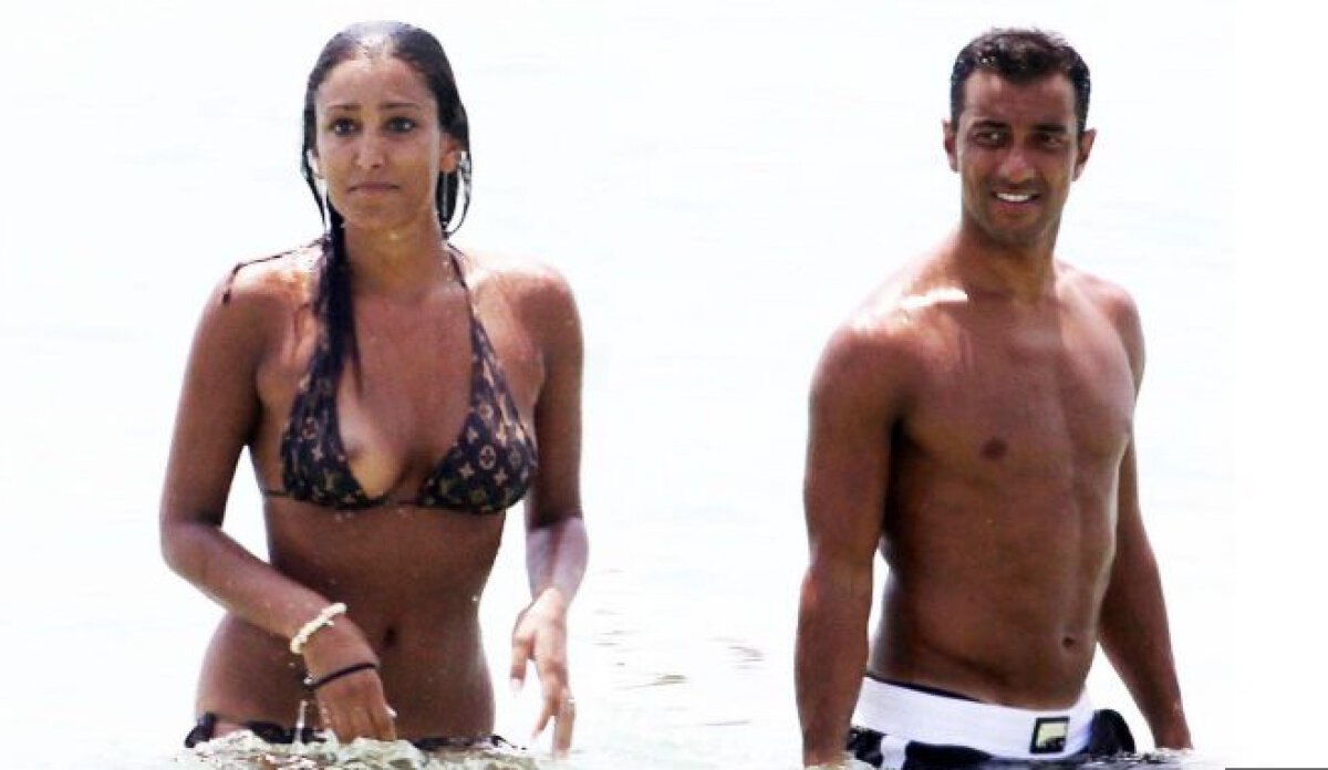 FOTO Iubita lui Fabio Quagliarella, cu sînii la vedere pe plajă