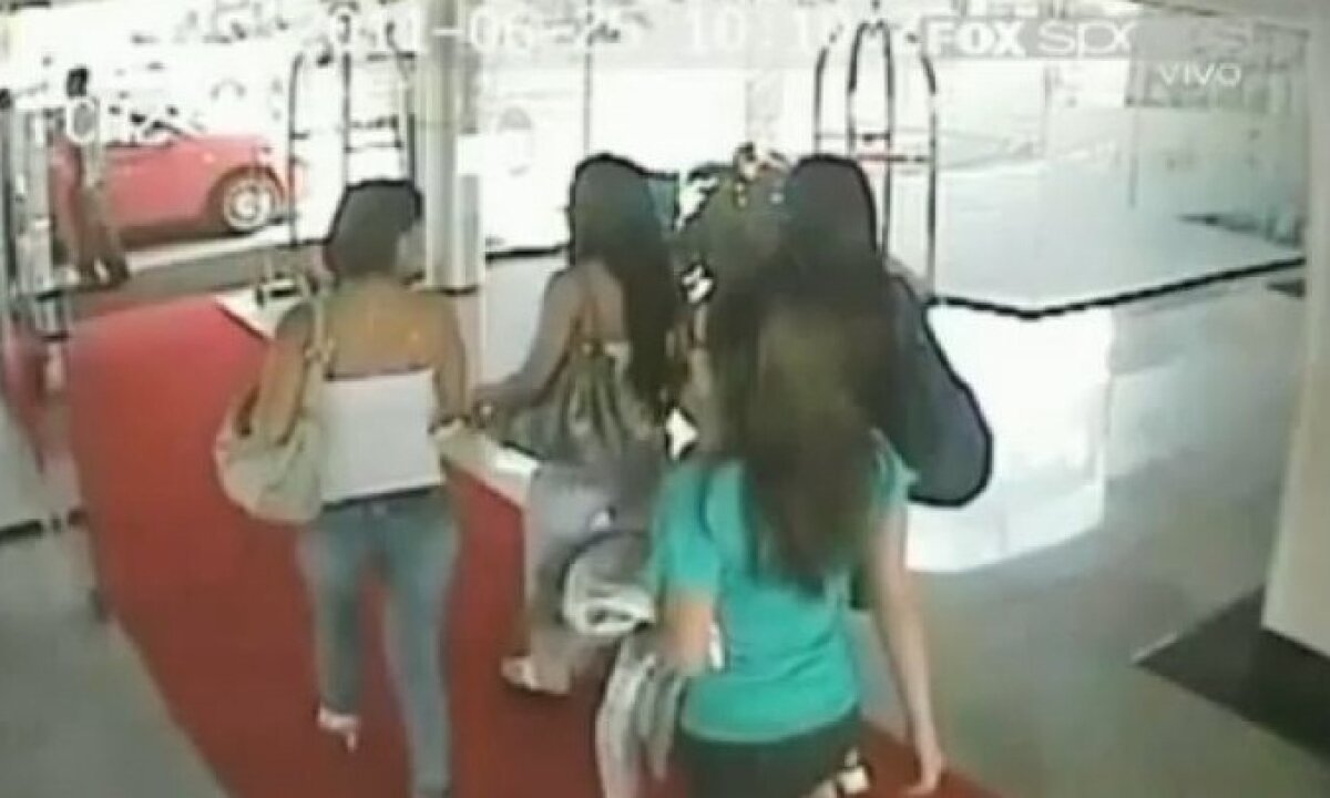 GALERIE FOTO Mexicul face show la Copa America. Opt jucători s-au distrat cu prostituate în camerele de hotel!