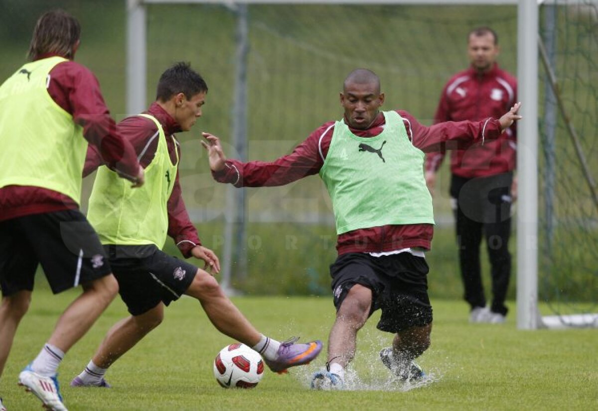 GALERIE FOTO Cu Alexa nu-i de joacă! Dobroiu a fost clientul "Chirurgului" :S