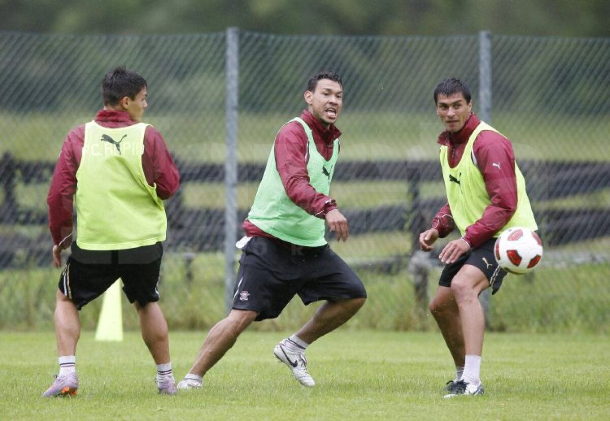 GALERIE FOTO Cu Alexa nu-i de joacă! Dobroiu a fost clientul "Chirurgului" :S