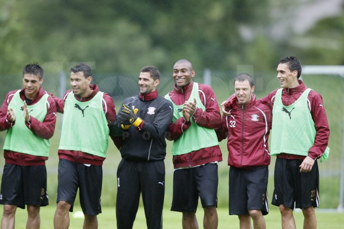 GALERIE FOTO Cu Alexa nu-i de joacă! Dobroiu a fost clientul "Chirurgului" :S