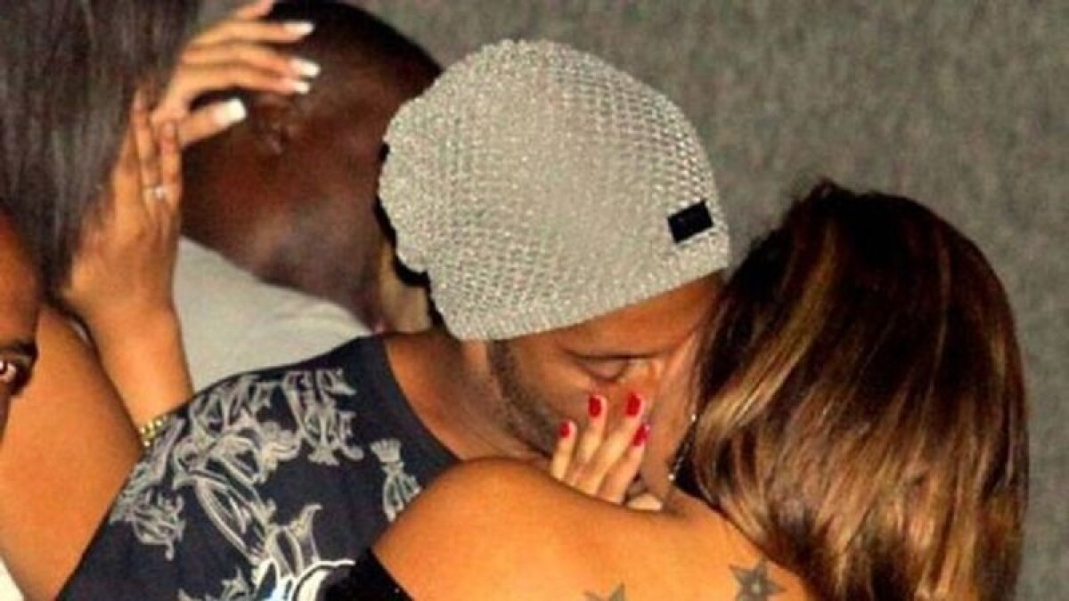 FOTO Ea l-a făcut pe Ronaldinho să-şi piardă minţile!