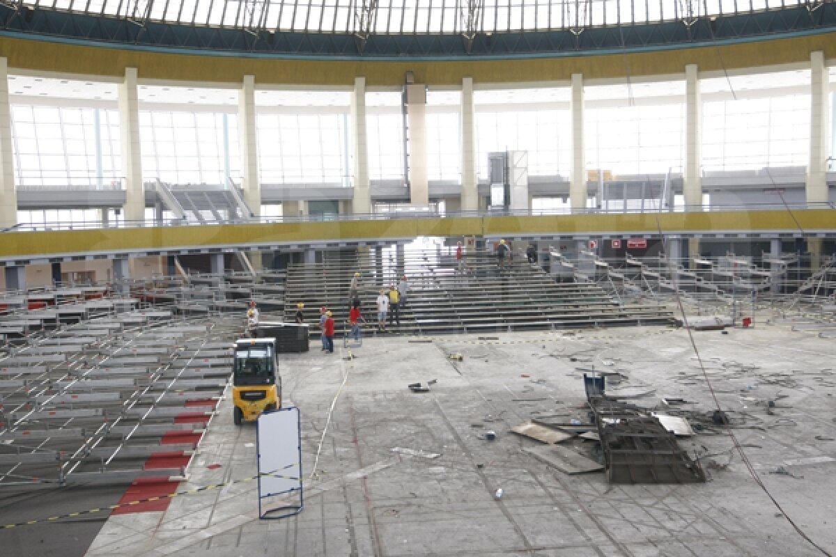 FOTO EXCLUSIV » Premieră la Romexpo: Arena centrală rămîne fără cupolă pentru meciul lui Bute