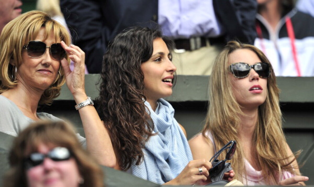 GALERIE FOTO » Pippa Middleton şi iubitele tenismenilor au atras toate privirile la Wimbledon!