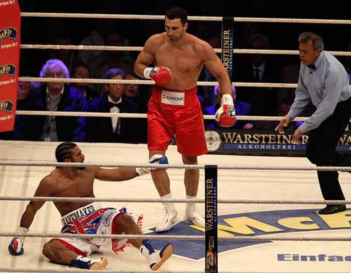 Wladimir Klitschko îl învinge fără drept de apel pe Haye şi e campion WBA, WBO, IBF şi IBO!