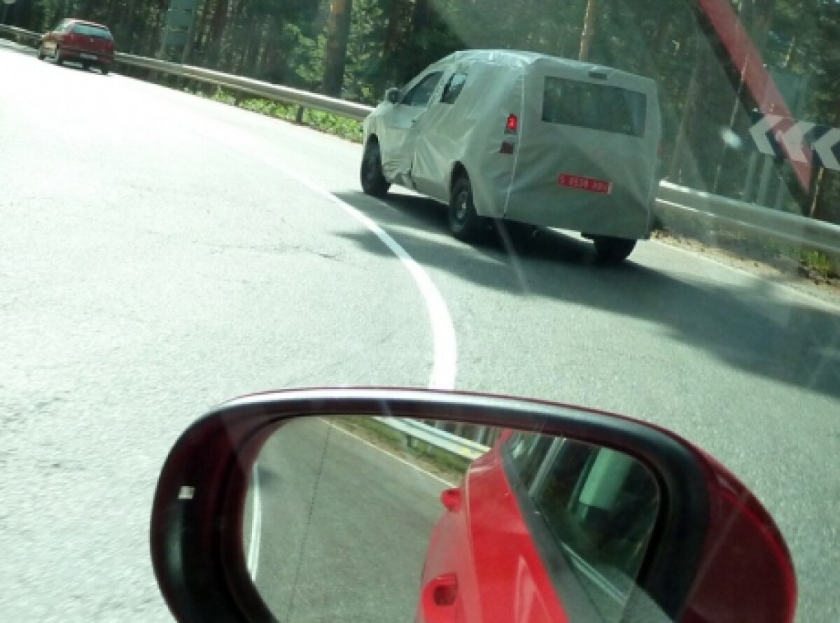 GALERIE FOTO Imagini spion ale noului model Dacia Popster