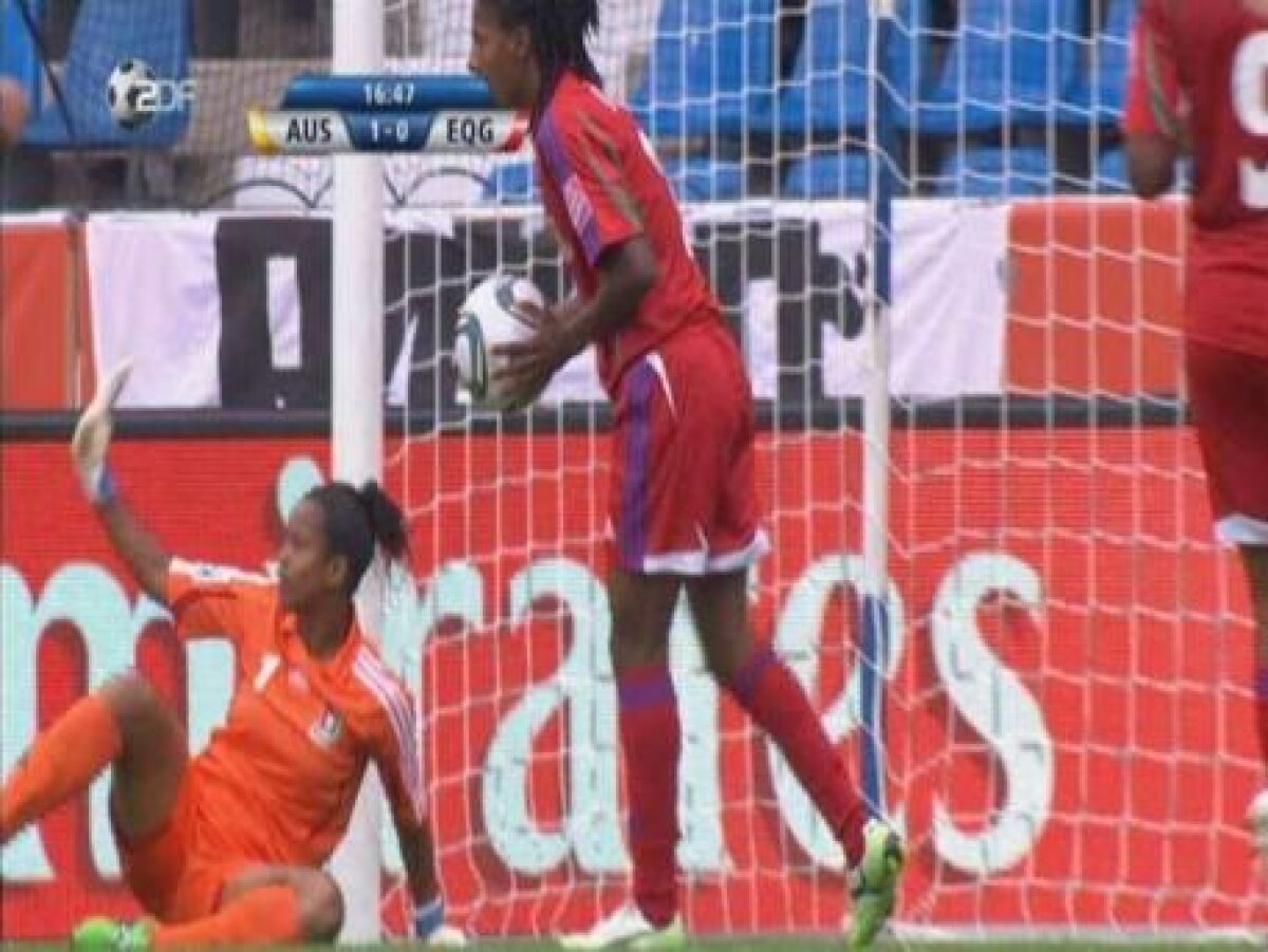 Arbitrii greşesc, FIFA închide ochii » Cel mai clar henţ nesancţionat din istorie este tratat cu nepăsare