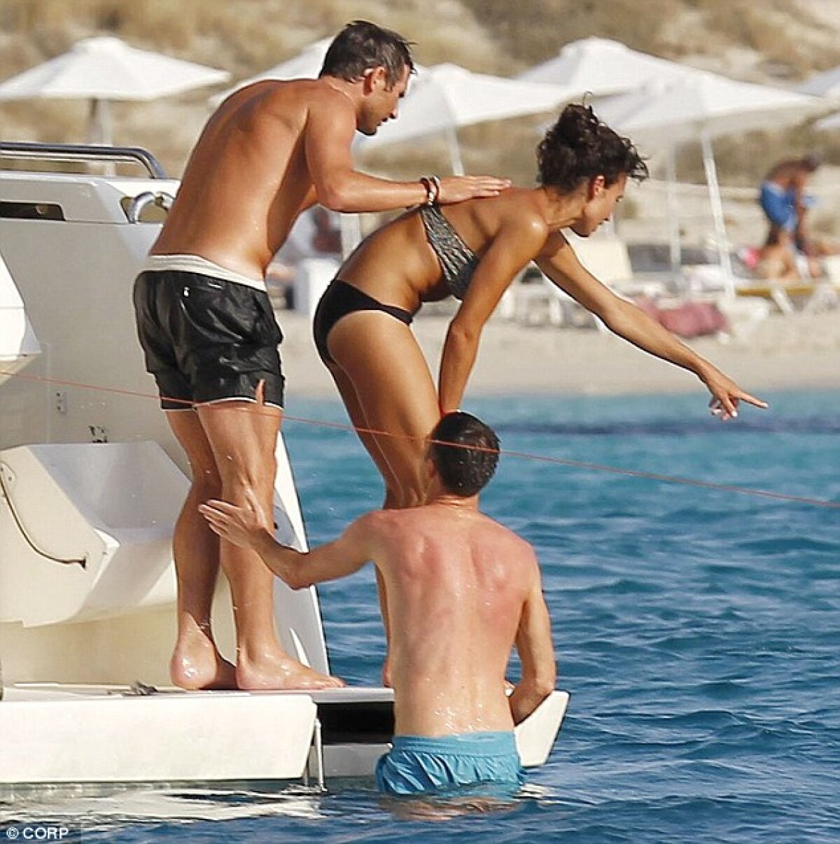 GALERIE FOTO Frank Lampard şi-a aruncat logodnica de pe iaht :D