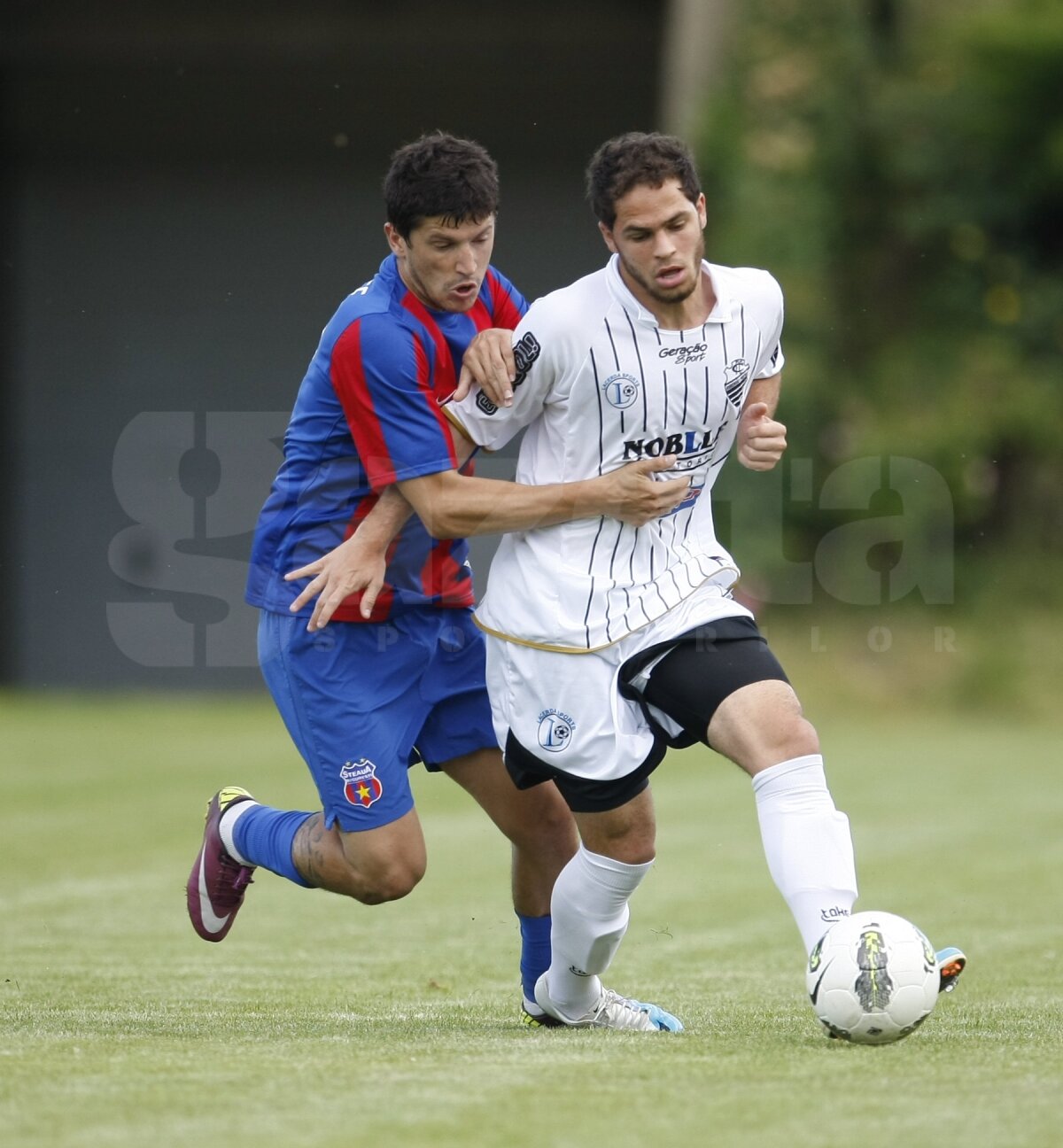 Steaua nu reuşeşte să treacă de Comercial, deşi a condus cu 2-0