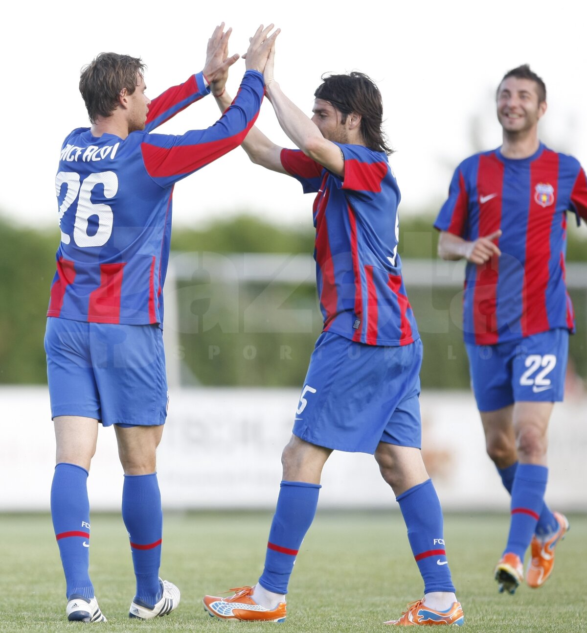 Steaua nu reuşeşte să treacă de Comercial, deşi a condus cu 2-0