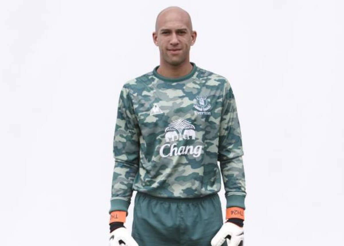 GALERIE FOTO » Everton va avea tricouri de camuflaj sezonul viitor :D