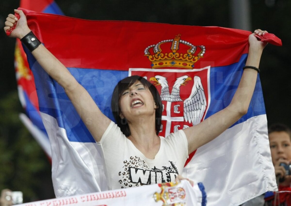 VIDEO şi FOTO » Festival la Belgrad: Djokovici a fost primit ca un erou de 100.000 de fani, după cîştigarea Wimbledon