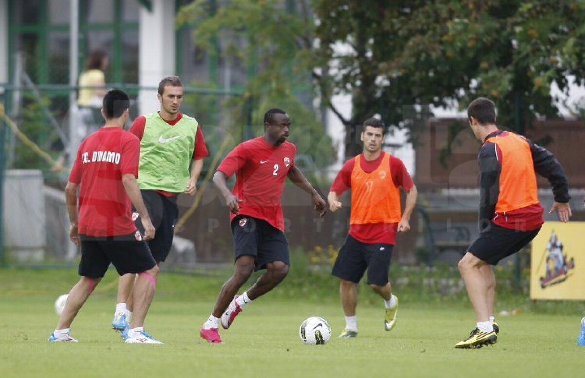 FOTO » "Cîinii" trag din greu la antrenamente pentru Ciobotariu: "E tînăr, entuziast, vrem să-l ajutăm"