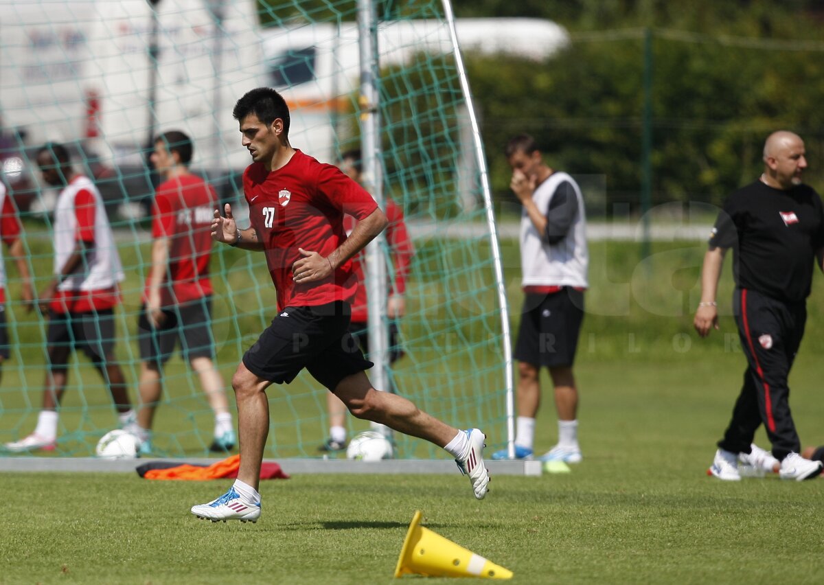 Dinamo-EAU nu se mai televizează, dar vei găsi toate informaţiile pe GSP.ro! "Cîinii", încă un meci programat