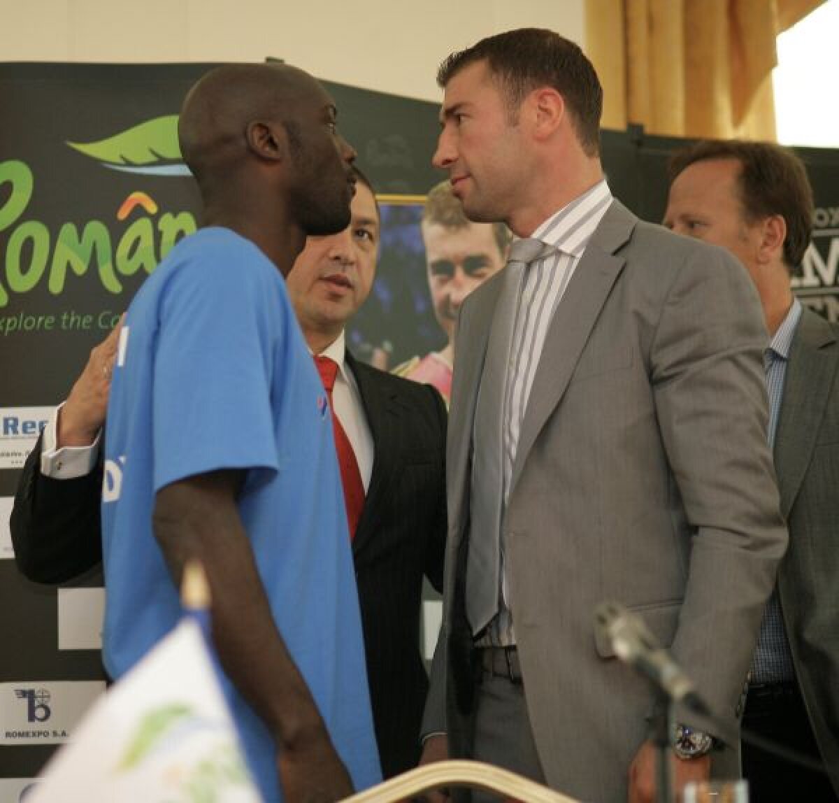 FOTO Lucian Bute şi Jean Paul Mendy s-au întîlnit. Mendy: "Devin agresiv atunci cînd mă simt încolţit"