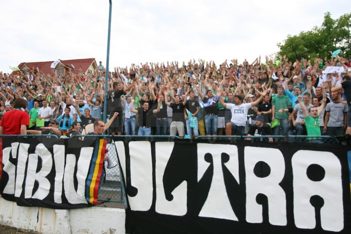 FOTO » Record de asistenţă la Sibiu! Peste 13.500 de fani în tribune