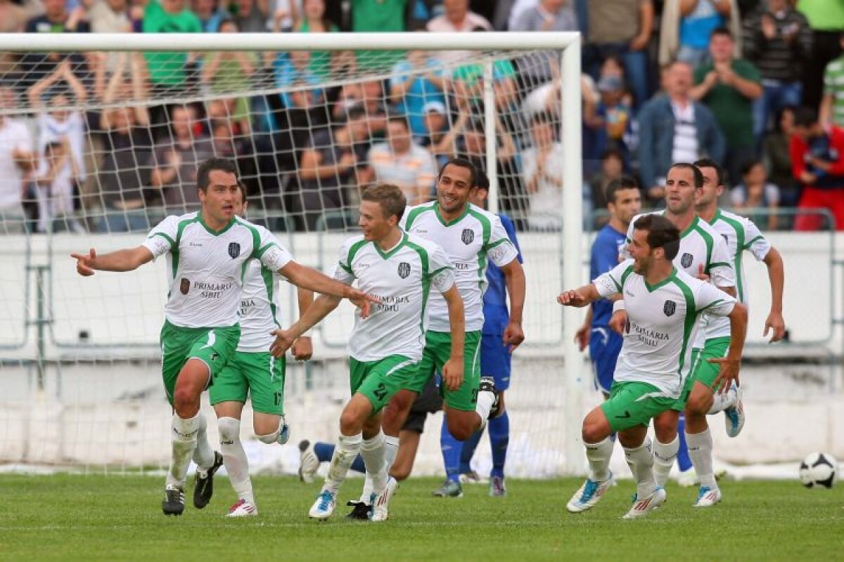 FOTO » Record de asistenţă la Sibiu! Peste 13.500 de fani în tribune