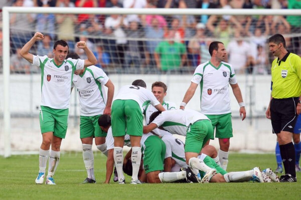 FOTO » Record de asistenţă la Sibiu! Peste 13.500 de fani în tribune