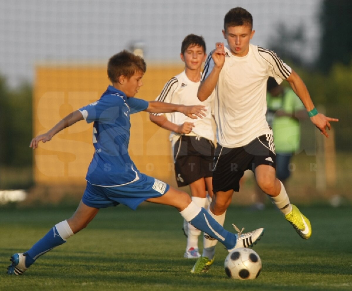 FOTO » Campion la 13 ani. Fiul lui Hagi a cîştigat cu Academia finala Campionatului Naţional de Juniori "1998"
