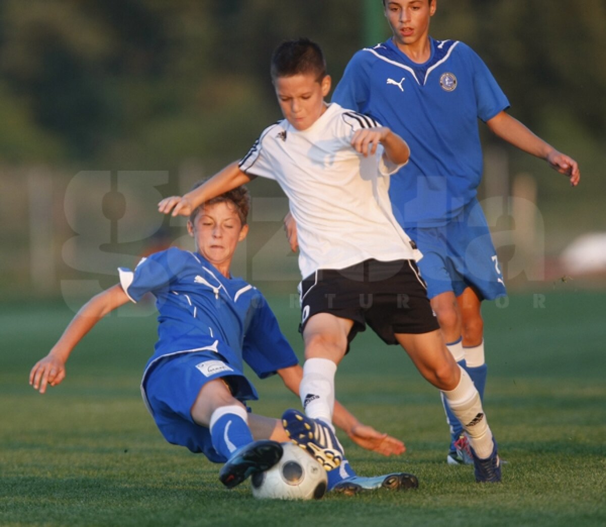 FOTO » Campion la 13 ani. Fiul lui Hagi a cîştigat cu Academia finala Campionatului Naţional de Juniori "1998"