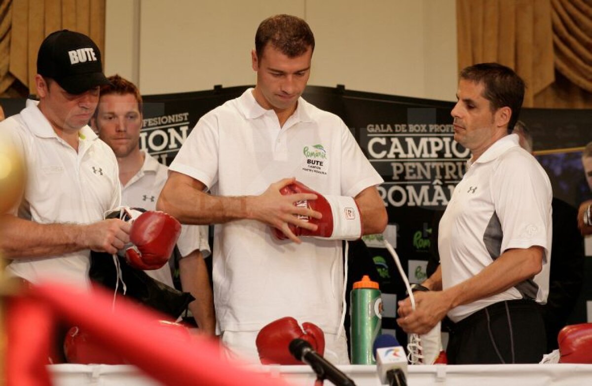 Bute şi Mendy au trecut de cîntarul oficial. Românul a avut cu 54 de grame sub limita categoriei