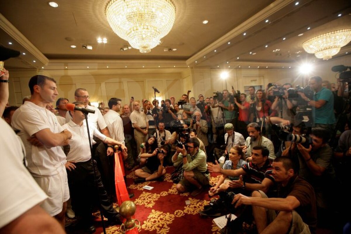 Bute şi Mendy au trecut de cîntarul oficial. Românul a avut cu 54 de grame sub limita categoriei