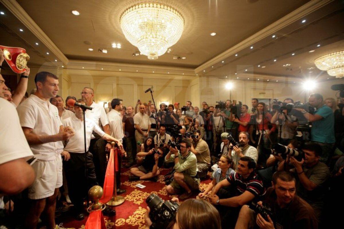 Bute şi Mendy au trecut de cîntarul oficial. Românul a avut cu 54 de grame sub limita categoriei