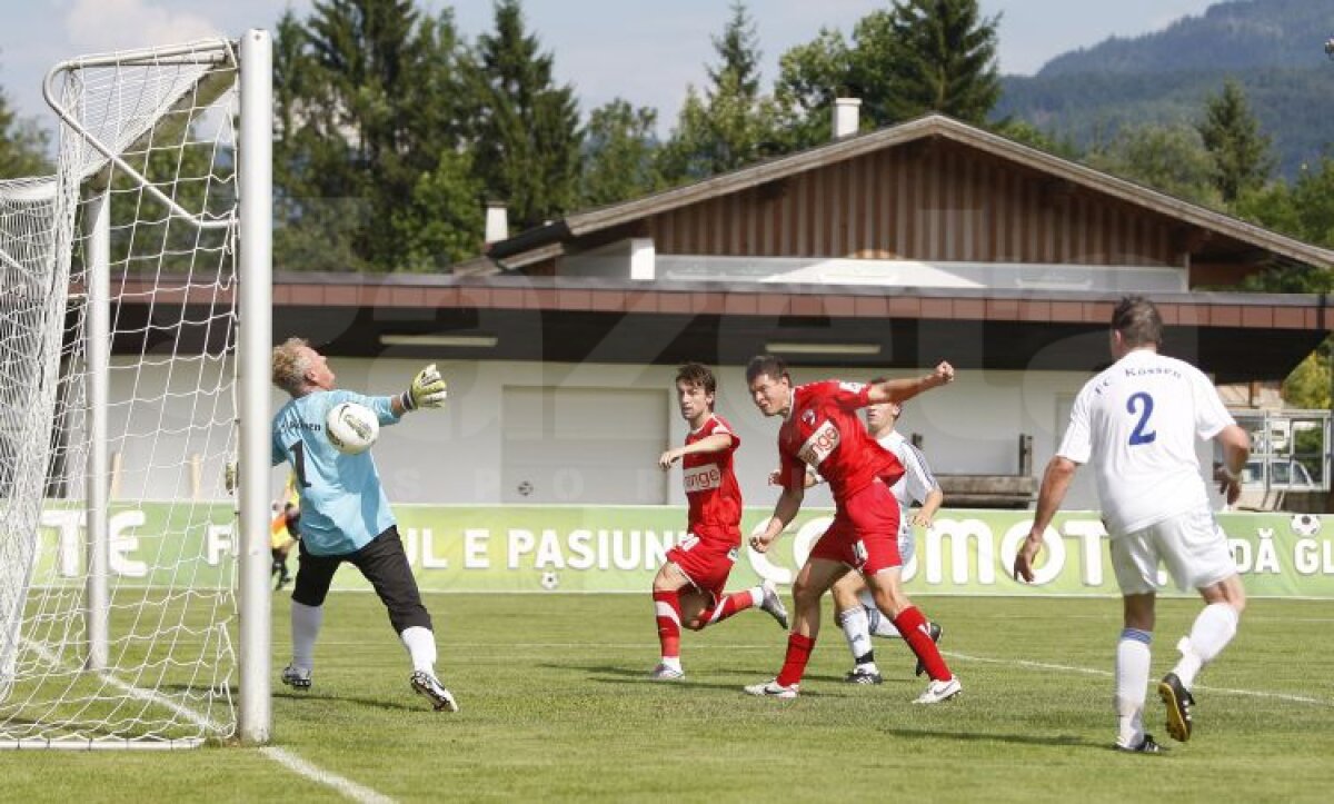 El a primit 8 goluri de la Dinamo :) Bunicul din poartă