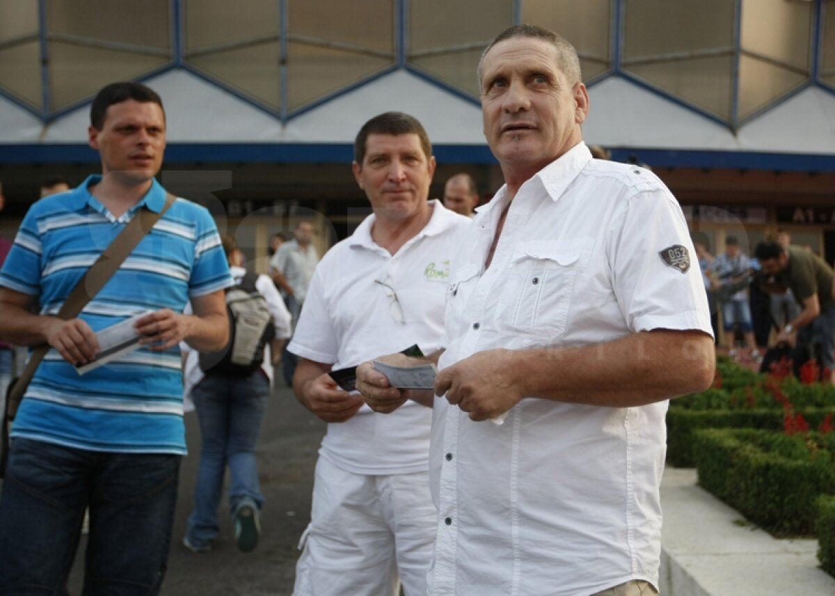 Primii doi români au cîştigat înainte de limită: Bogdan Dinu, KO în runda 1! Viorel Simion, KO în runda a noua!