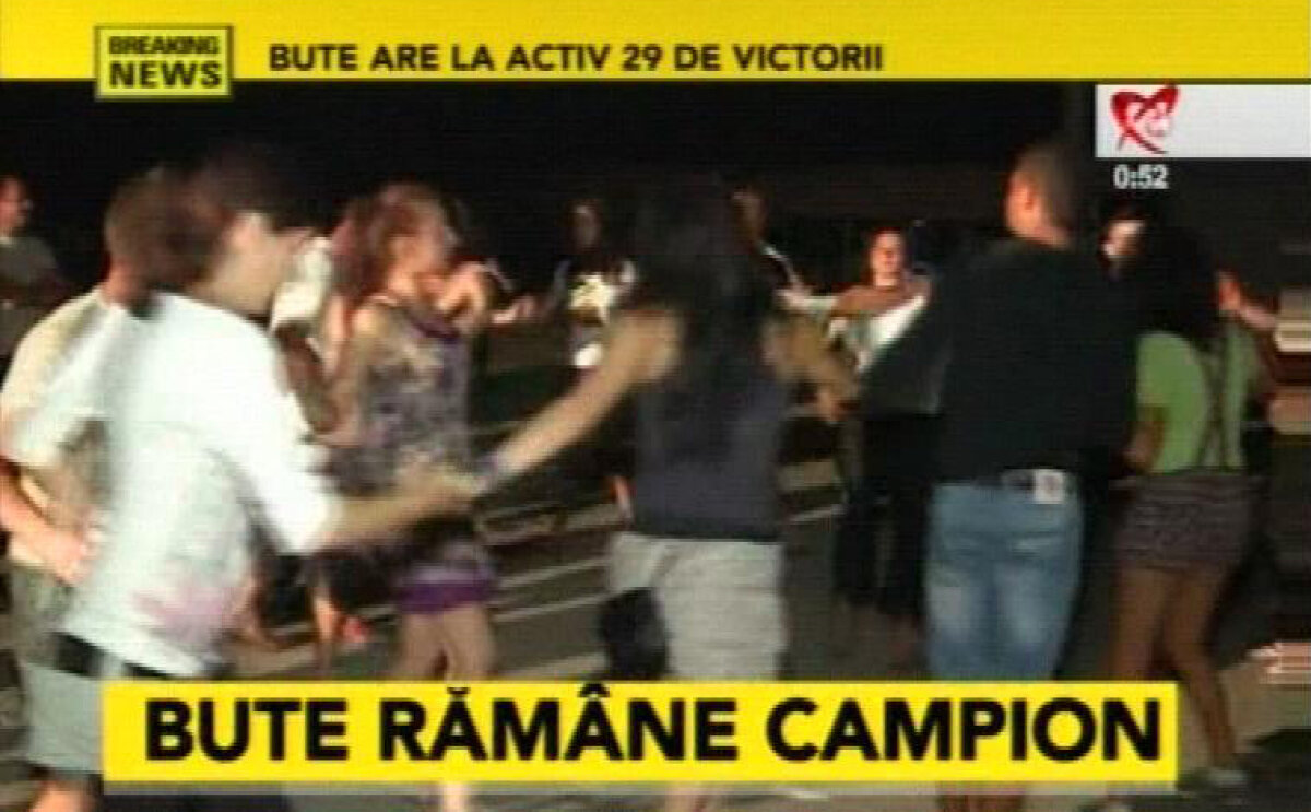 FOTO Bute a sărbătorit cu fanii în Piaţa Universităţii! La Pechea a fost sărbătoare mare!