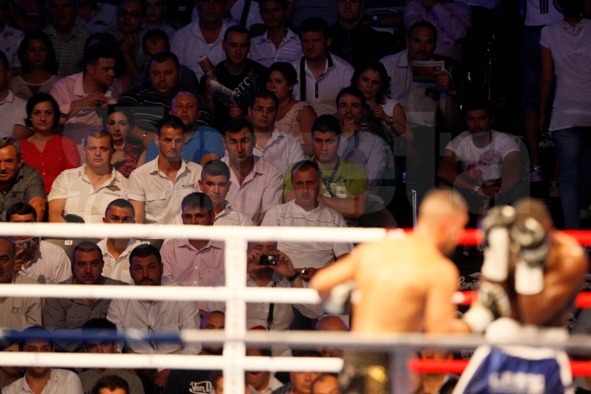 Mendy a rezistat numai 4 runde în faţa lui Bute: "Lovitură scurtă şi imprevizibilă!"