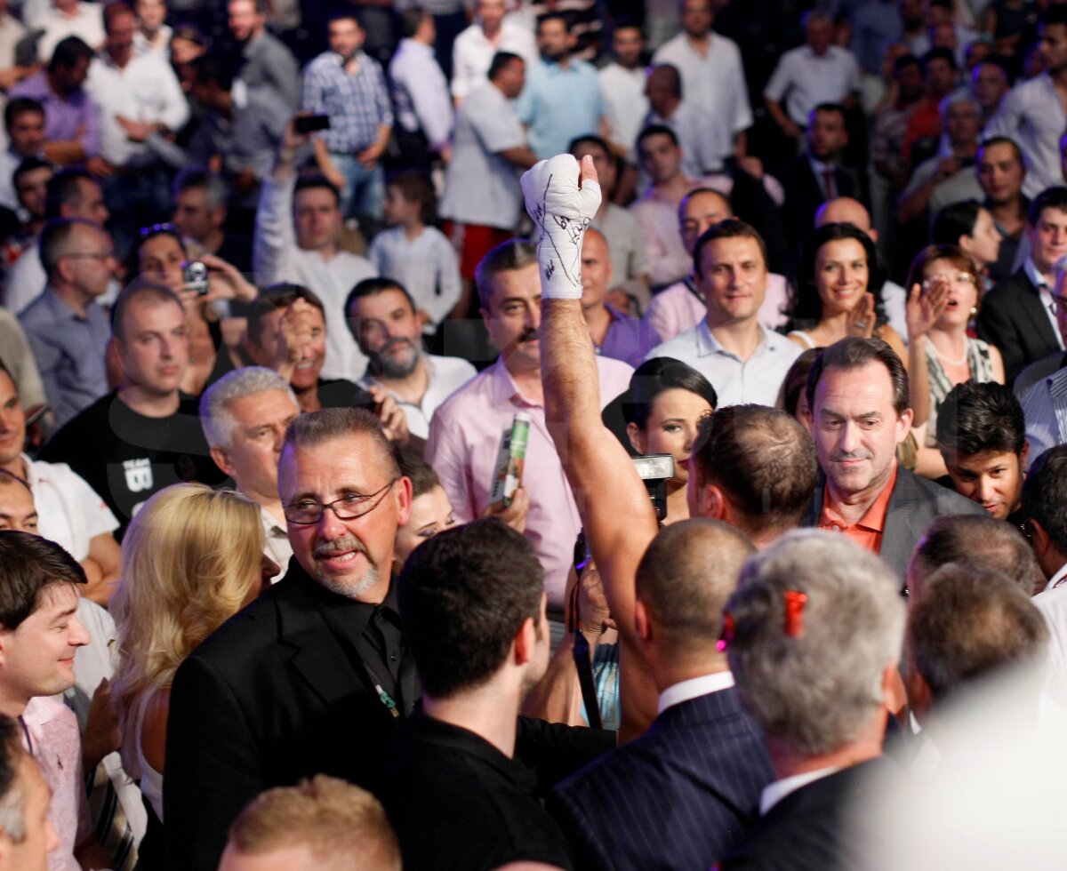 Mendy a rezistat numai 4 runde în faţa lui Bute: "Lovitură scurtă şi imprevizibilă!"