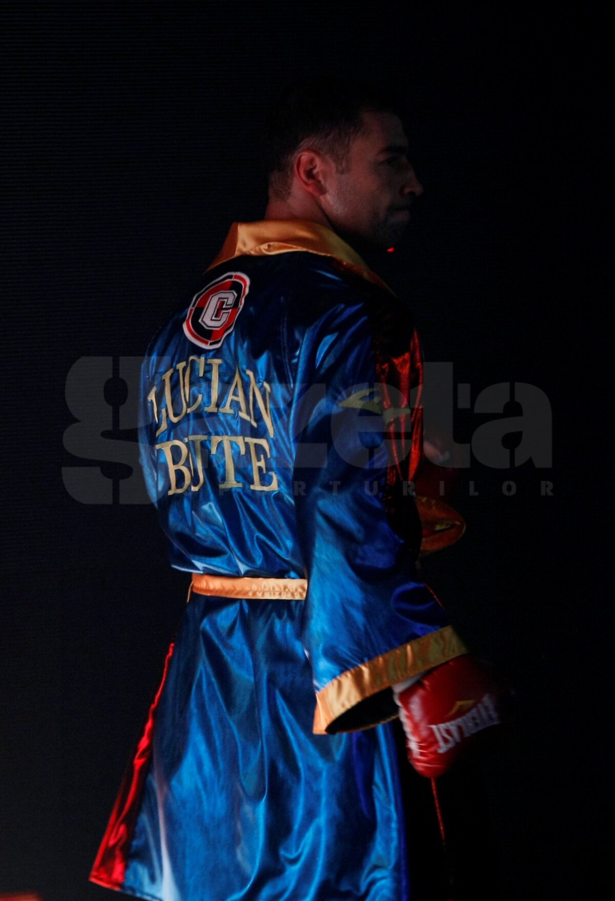 Mendy a rezistat numai 4 runde în faţa lui Bute: "Lovitură scurtă şi imprevizibilă!"