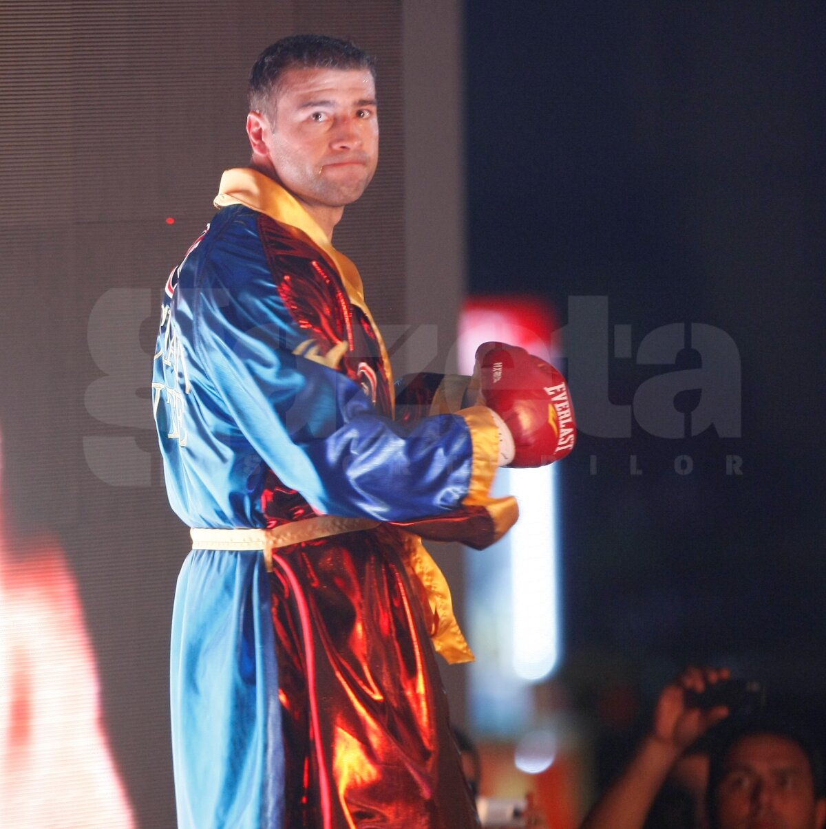 Mendy a rezistat numai 4 runde în faţa lui Bute: "Lovitură scurtă şi imprevizibilă!"