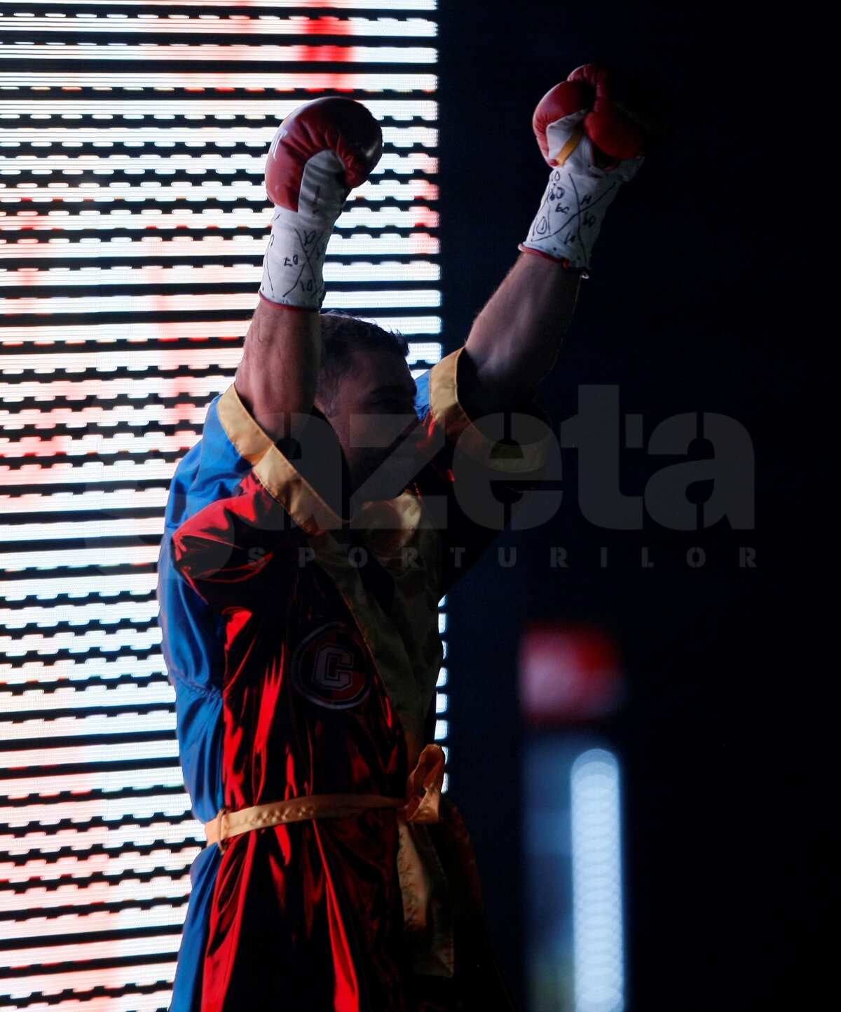 Mendy a rezistat numai 4 runde în faţa lui Bute: "Lovitură scurtă şi imprevizibilă!"