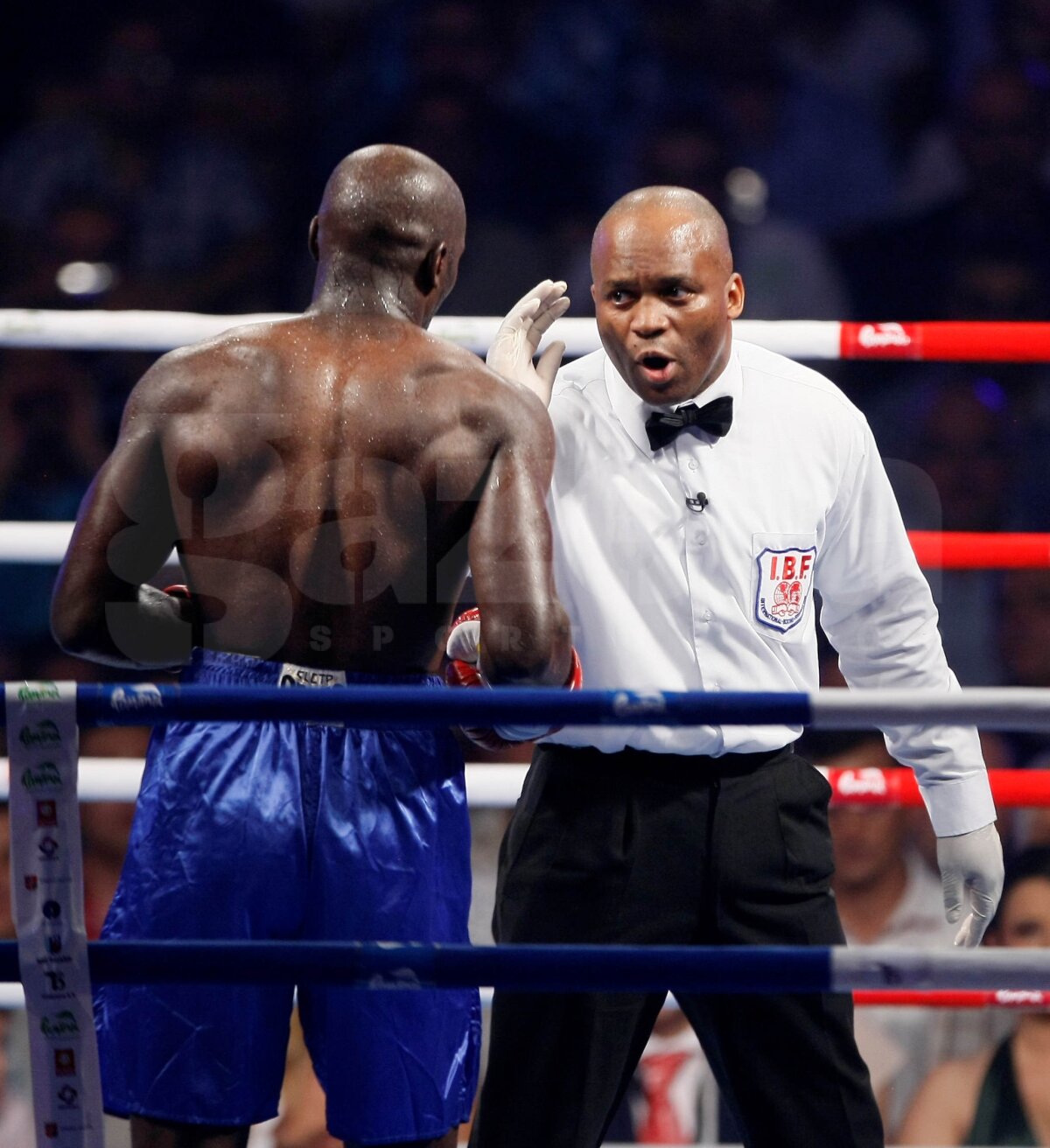 Mendy a rezistat numai 4 runde în faţa lui Bute: "Lovitură scurtă şi imprevizibilă!"